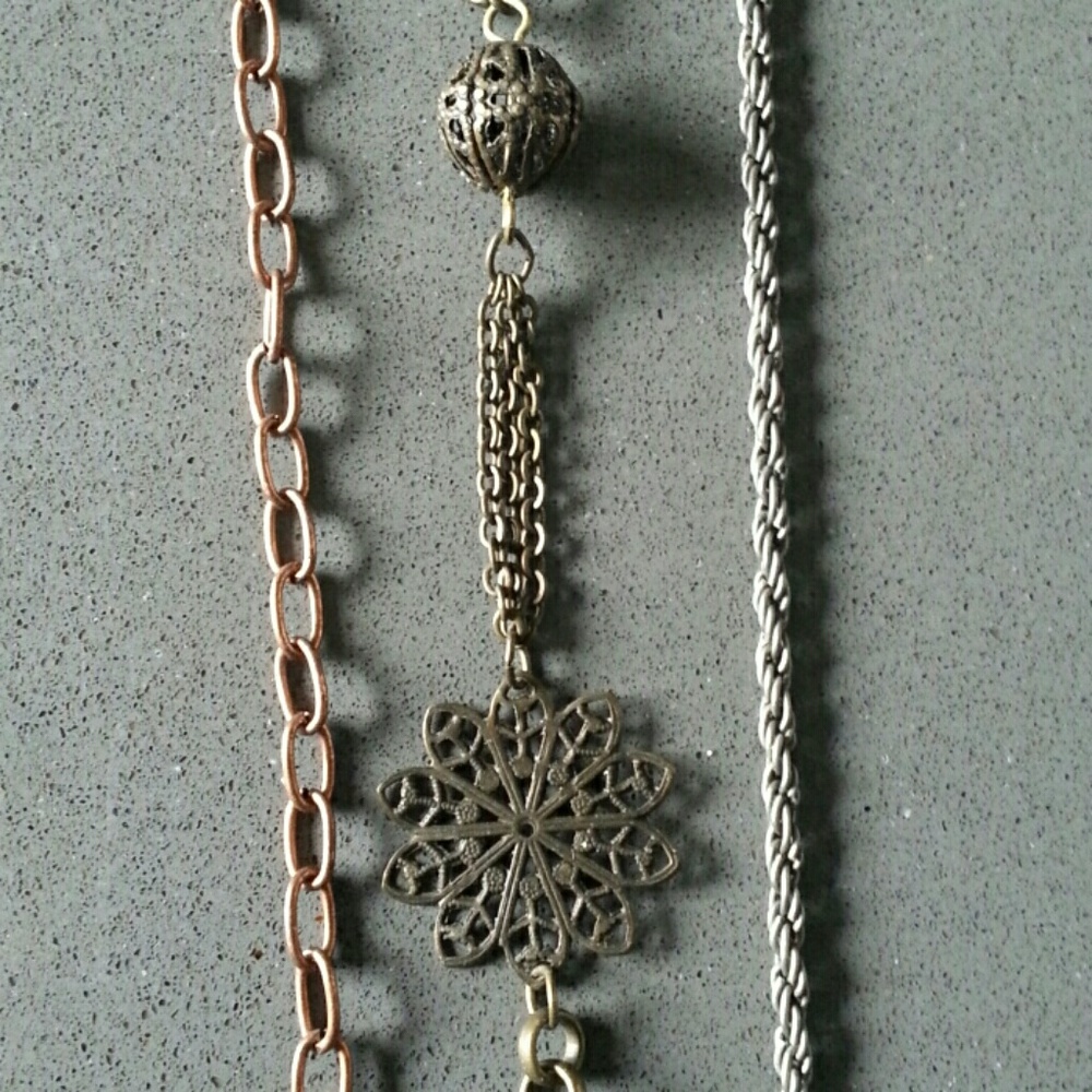 Multi layered string necklace - Picture 2 of 5